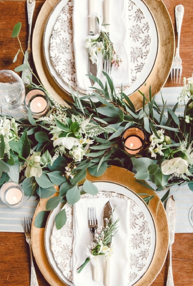 باقات زهور ربيعية لطاولات معازيم الزفاف