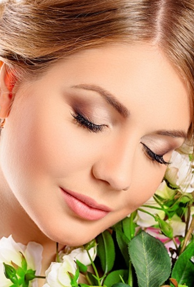 shutterstock_نصائح جمالية تساعد في الحصول على اطلالة مميزة في يوم العيد