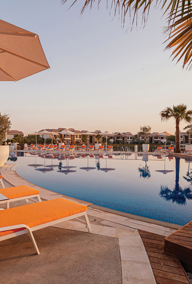 مسبح The Pool في جميرا آيلاندز كلوب هاوس وجهتك الصيفية المميزة