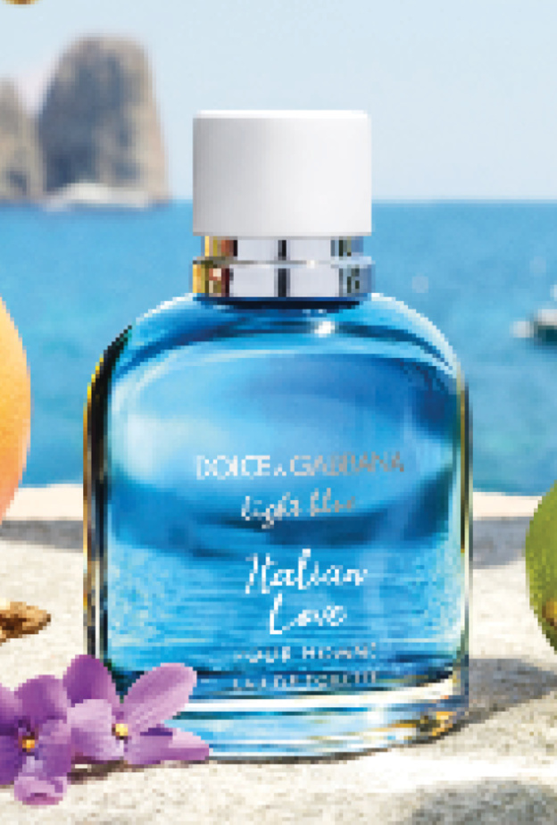 الحملة الإعلانيّة الجديدة لعطر "لايت بلو" Light Blue وإصدار 2022 المحدود للثنائي العطري "ديو لايت بلو إيتاليان لوف" DUO LIGHT BLUE ITALIAN LOVE
