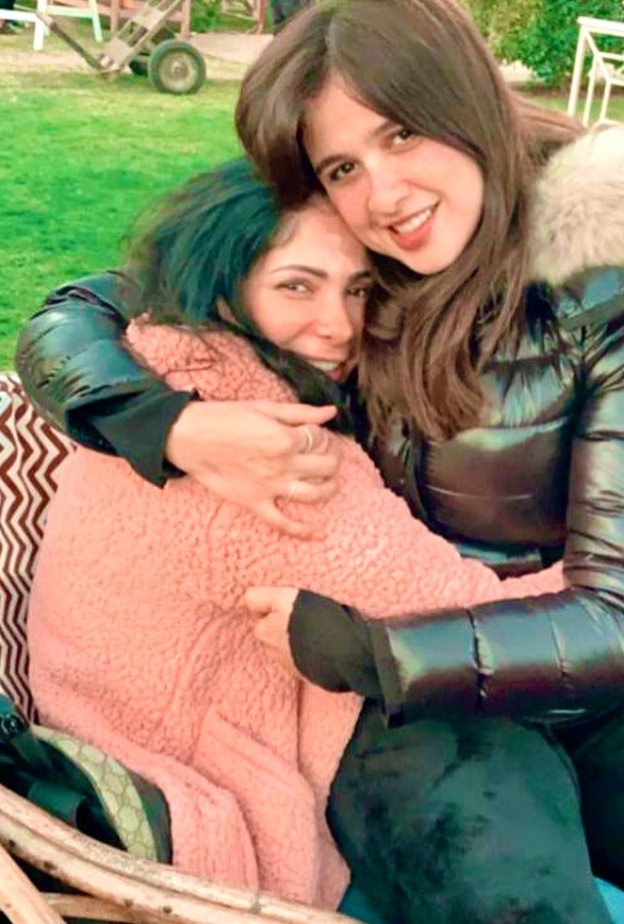 ياسمين عبد العزيز ومنى زكي 