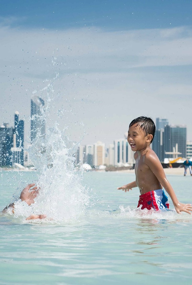 لعشاق الصيف.. إليكم قائمة بأجمل 5 شواطئ في أبوظبي