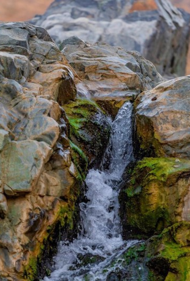 أجواء خلابة في محيط شلال الخرار - المصدر واس