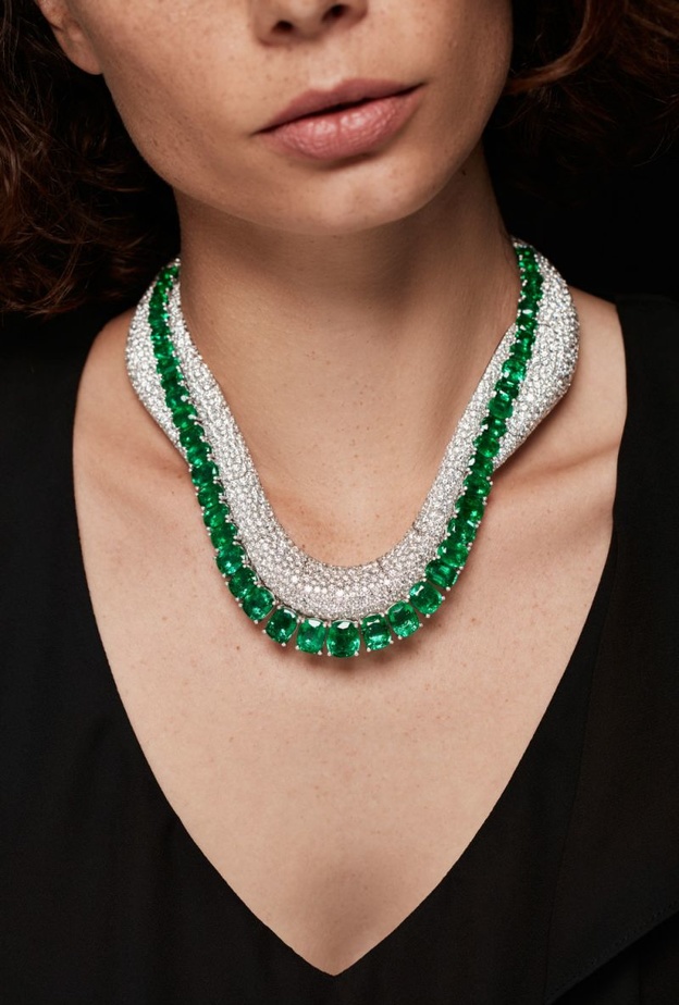 أروع المجوهرات المرصعة بالزمرد الزامبي