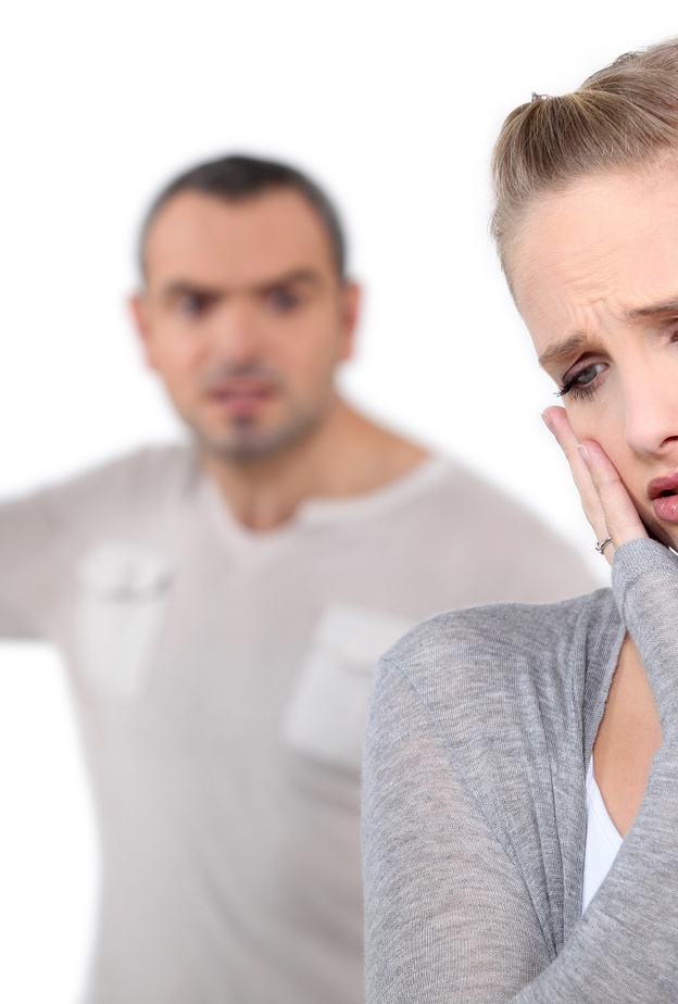 أنثى الرجل النرجسي .. ما هي صفاتها وكيف تكون معاناتها