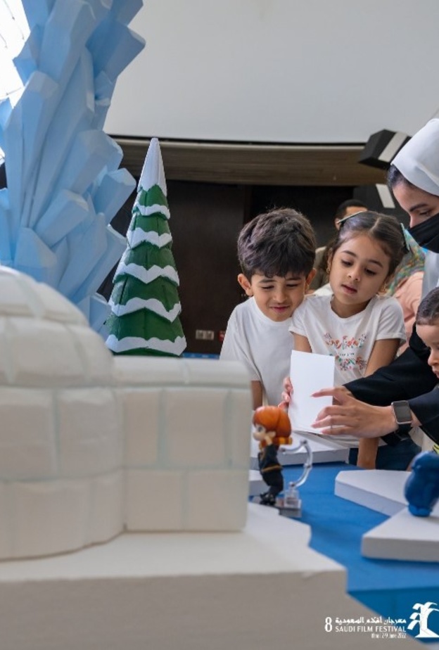 أول مجلة سينمائية ومعرض الكاميرات ومساحة تفاعلية للأطفال.. اضاءات متنوعة من مهرجان أفلام السعودية