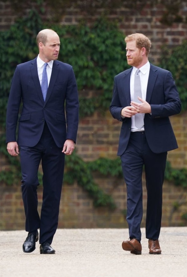 الأمير وليام Prince William يحاول إبعاد الأمير هاري وميغان ماركل  عن العائلة المالكة البريطانية.. حقيقة أم شائعة