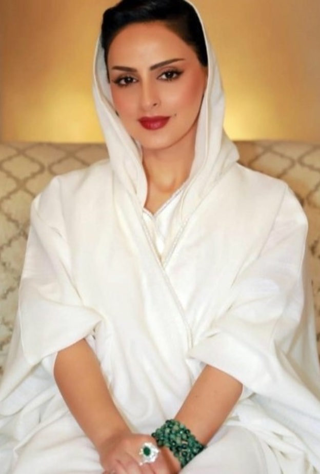 أجمل إطلالات خبيرة المظهر السعودية "وفاء الدخيل"