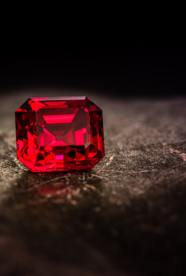 الياقوت ملك الأحجار الكريمة