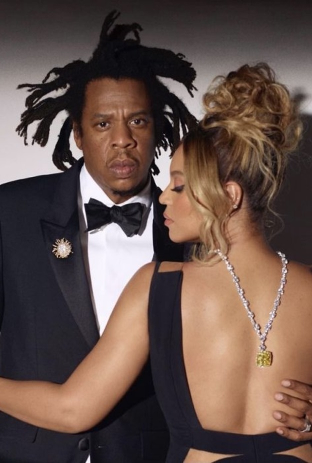 بيونسيه ترتدي ماسة تيفاني الصفراء الضخمة