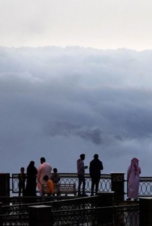 تمتع بجولة فوق السحاب في ممشى الضباب - المصدر وكالة الأنباء السعودية