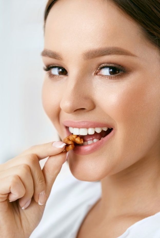 لصحة أفضل تناولي حفنة من المكسرات يومياً