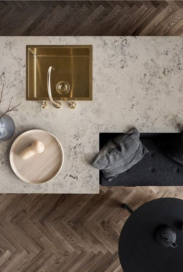 جزيرة مطبخ بالشكل المستطيل البسيط