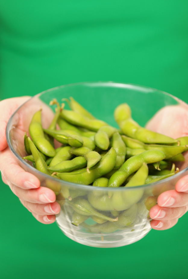 للمرأة.. تناولي فول الصويا "الإدمامي" وتمتعي بهذه الفوائد