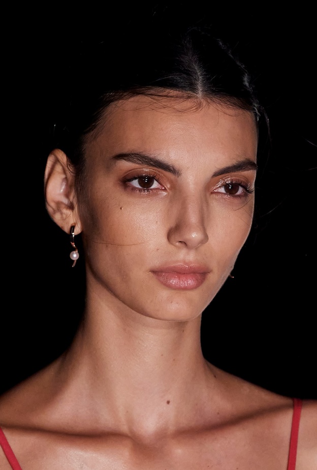 3 خطوات في روتين العناية بالبشرة تجعل إطلالتك أفضل