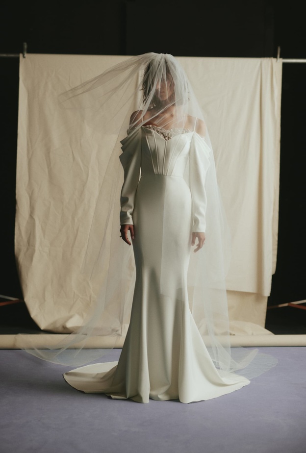 فساتين زفاف باللون العاجي@amsale