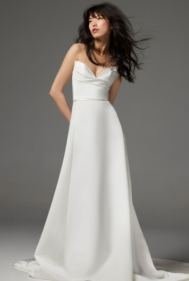 فساتين زفاف بقصة بسيطة@inesdisanto