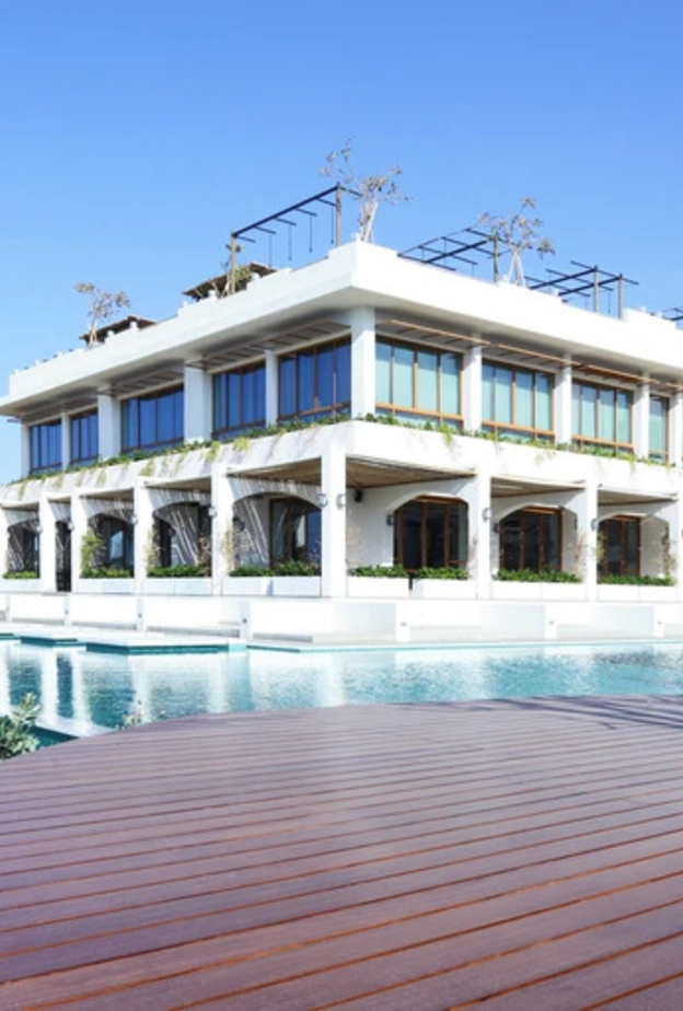 فندق ومنتجع لا سيستا بيتش La Siesta Hotel and Beach Resort، خلدة