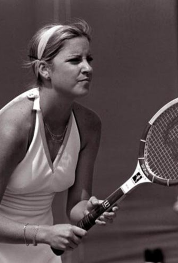 كريس إيفرت ترتدي أساور التنس