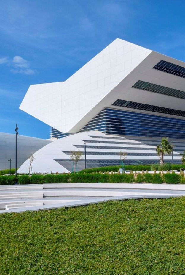 مكتبة محمد بن راشد تقدم العلم والثقافة بمعايير التكنولوجيا والاستدامة