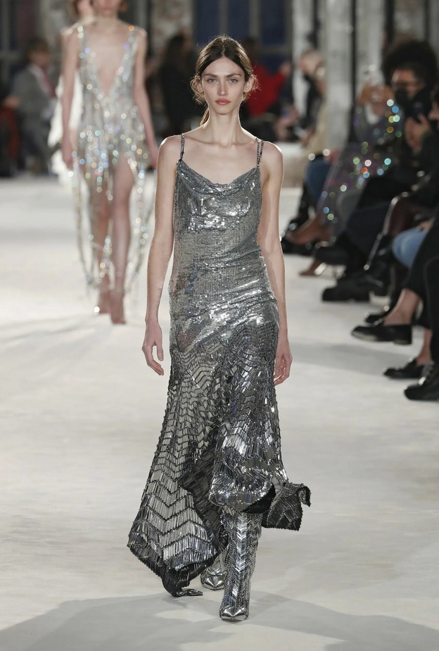 موديلات فساتين سهرة ميتاليك@alexandrevauthier