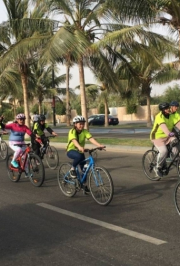 واجهة جدة البحرية تحتضن فعالية سباق الدراجات الهوائية - من صحيفة المدينة