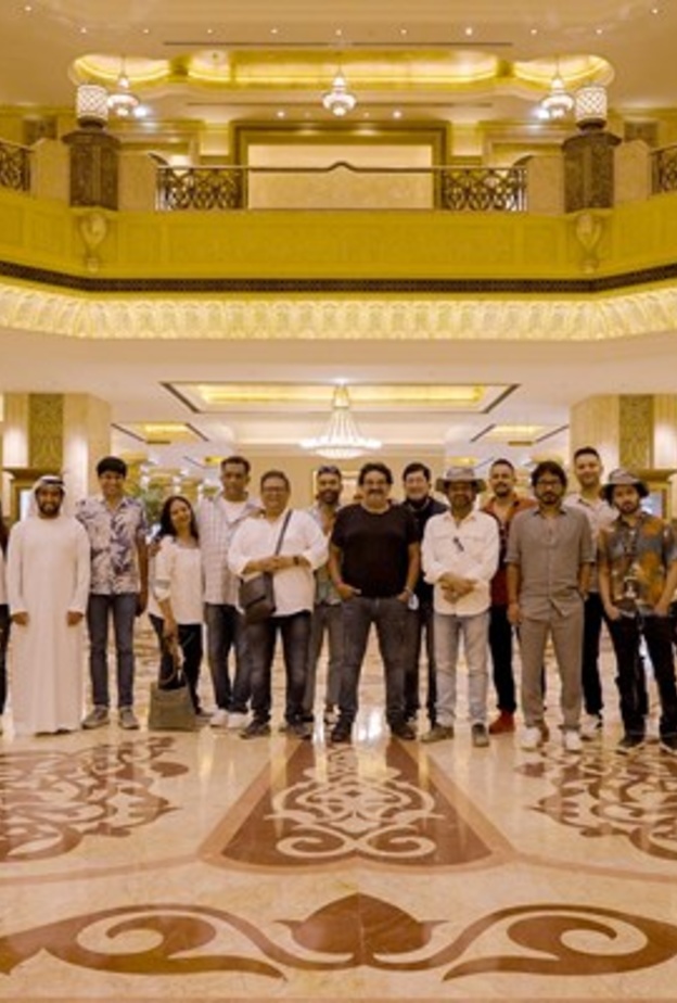 وفد من صنّاع الأفلام بالهند يزور مواقع الإنتاج في أبوظبي