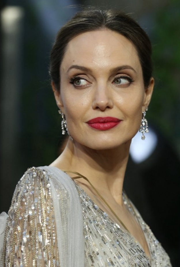 دروس جمالية للمرأة الأربعينية استوحيها من أنجلينا جولي بمناسبة عيد ميلادها