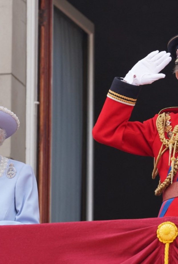 من هو دوق كينت الذي ظهر مع الملكة إليزابيث الثانية في احتفالات اليوبيل؟