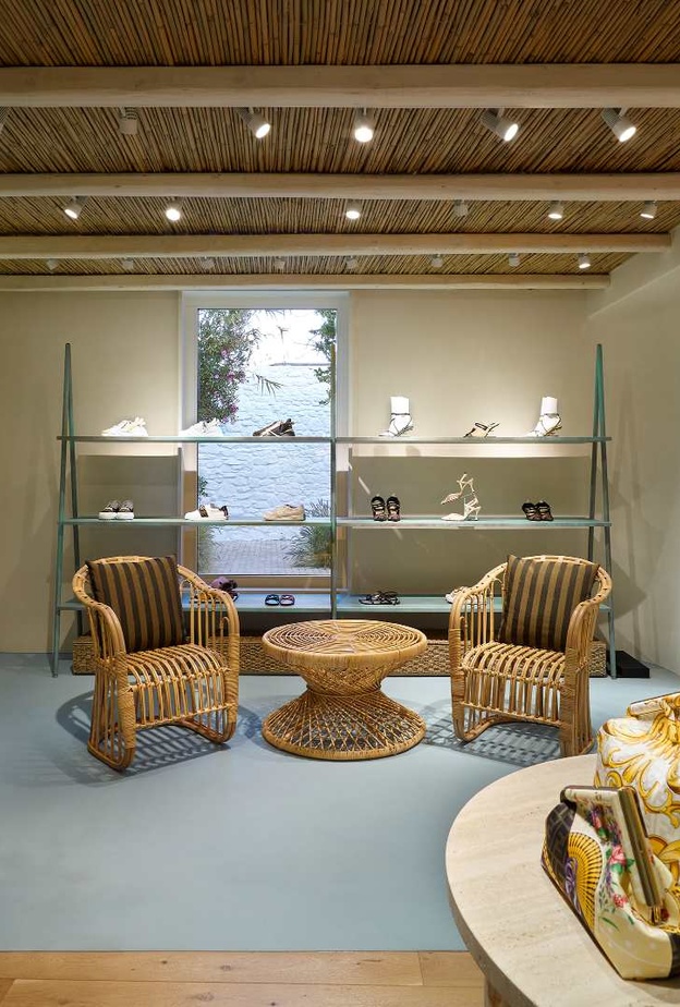  FENDI تعلن عن افتتاح بوتيكها الجديد في ميكونوس، اليونان