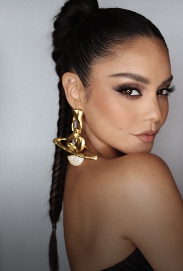 تسريحات شعر مميزة تبرز شكل الوجه القلب من وحي  Vanessa Hudgens