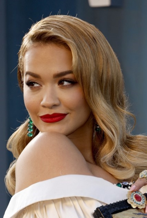 حيل جمالية بالمكياج  مع ريتا اورا Rita Ora تجعلك تبدين أصغر سنًا