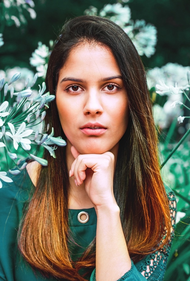 كيفية تحضير سيروم مغذي للشعر من الأعشاب الطبيعية وأهم فوائده