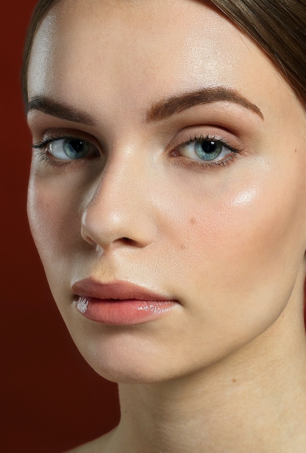 ماسك الفازلين ومعجون الأسنان علاج منزلي فعّال لعلاج البقع الداكنة