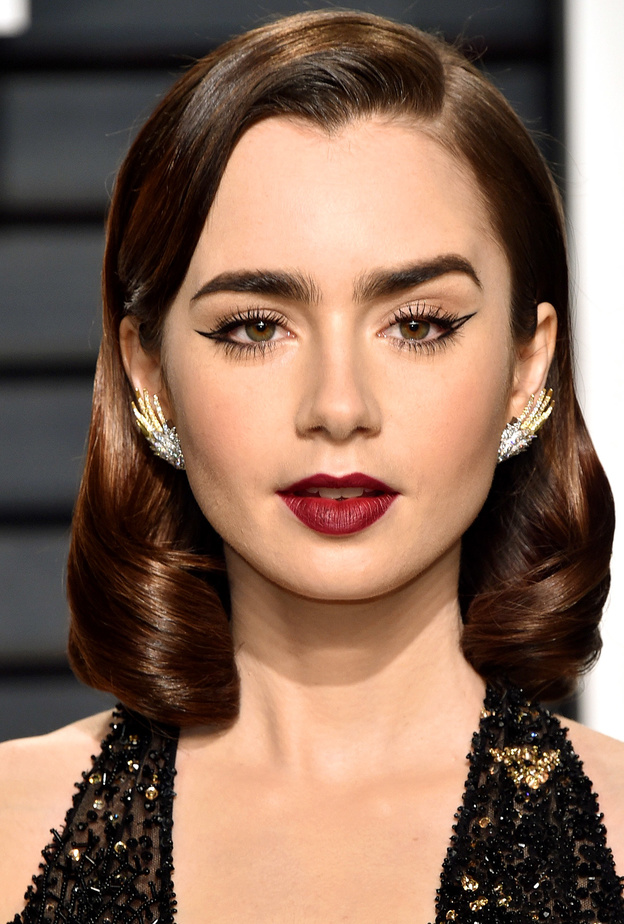 مكياج عيون القطة الهندسية من وحي Lily Collins
