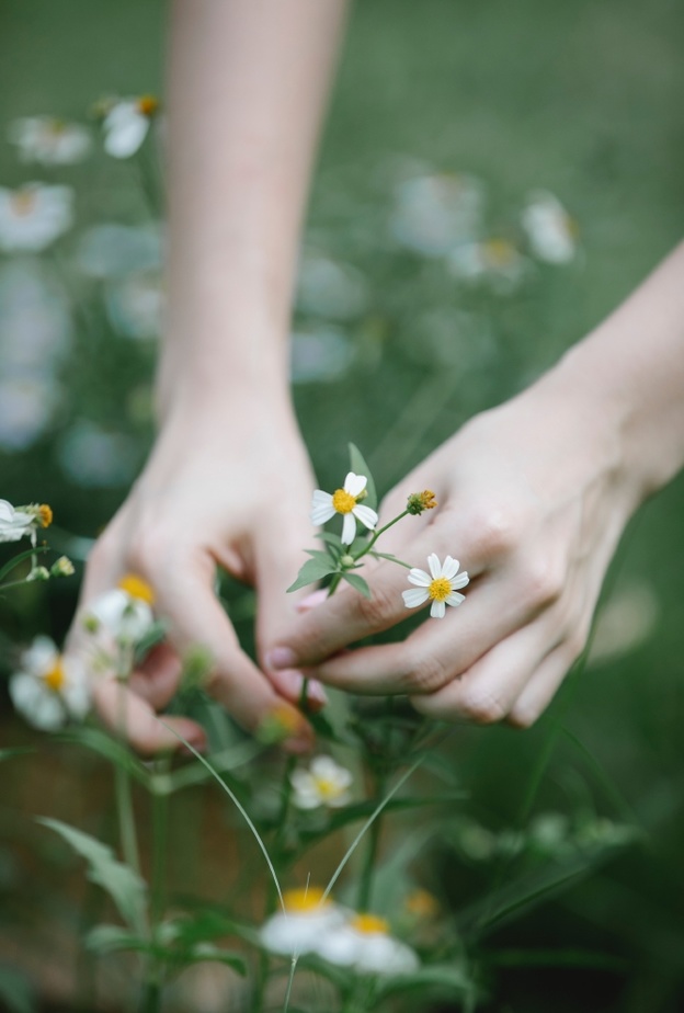 3 خلطات طبيعية لتبييض اليدين بالليمون في المنزل من أول مرة
