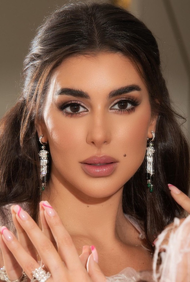 حيل جمالية لتكثيف الرموش ورفعها بأسلوب ياسمين صبري