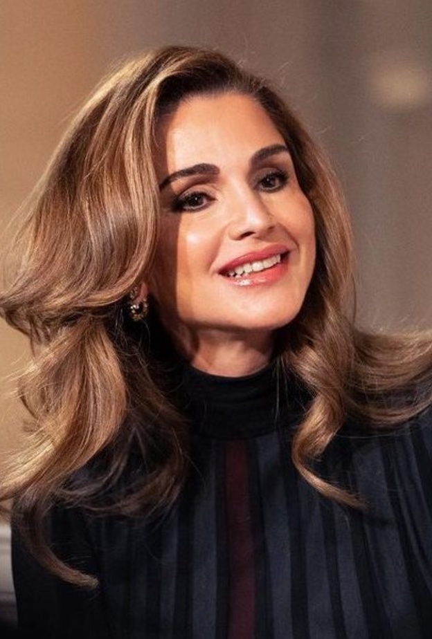 الملكة رانيا تلهمك بتسريحات شعر ويفي راقية