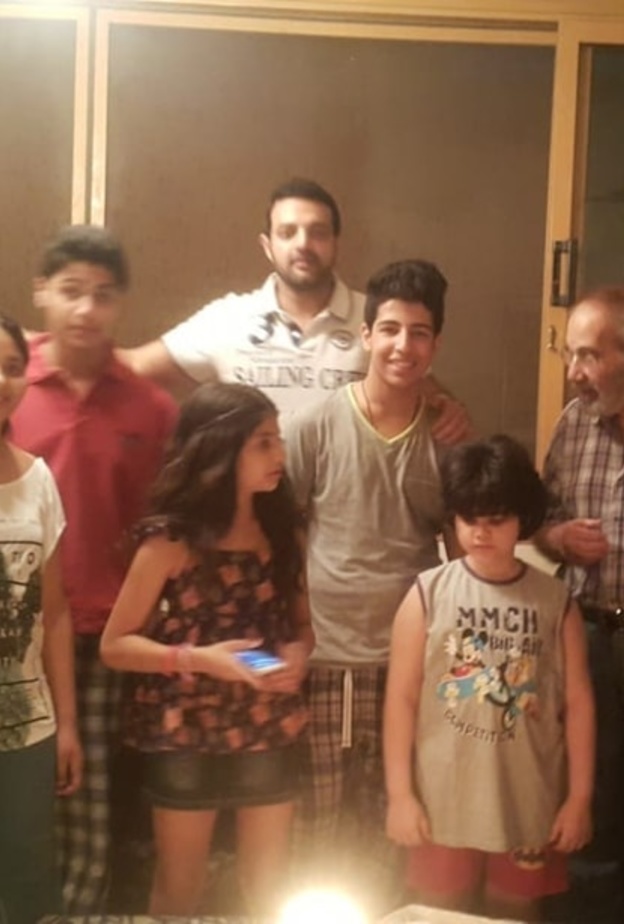 عائلة محمود ياسين تحيي ذكرى ميلاده وتكشف عن لقطات مؤثرة ونادرة له