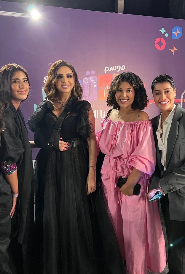 أنغام مع نجمات مسلسل "من شارع الهرم إلى"