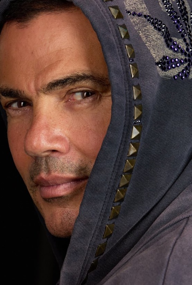 النجم عمرو دياب