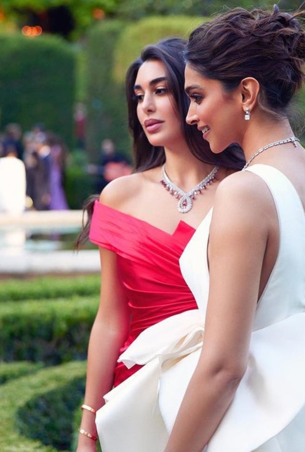 ياسمين صبري وديبيكا بادوكون