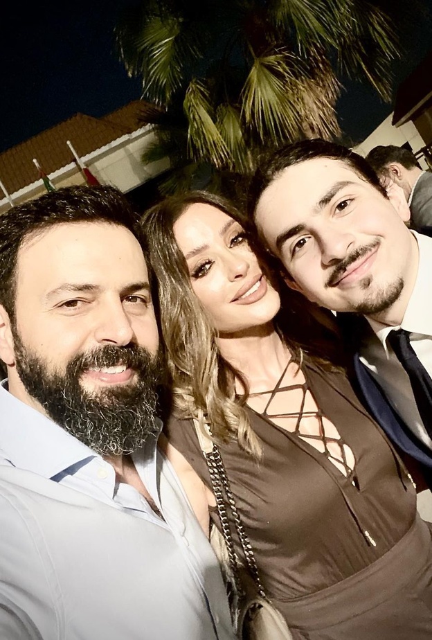 وفاء الكيلاني وتيم حسن وابنه