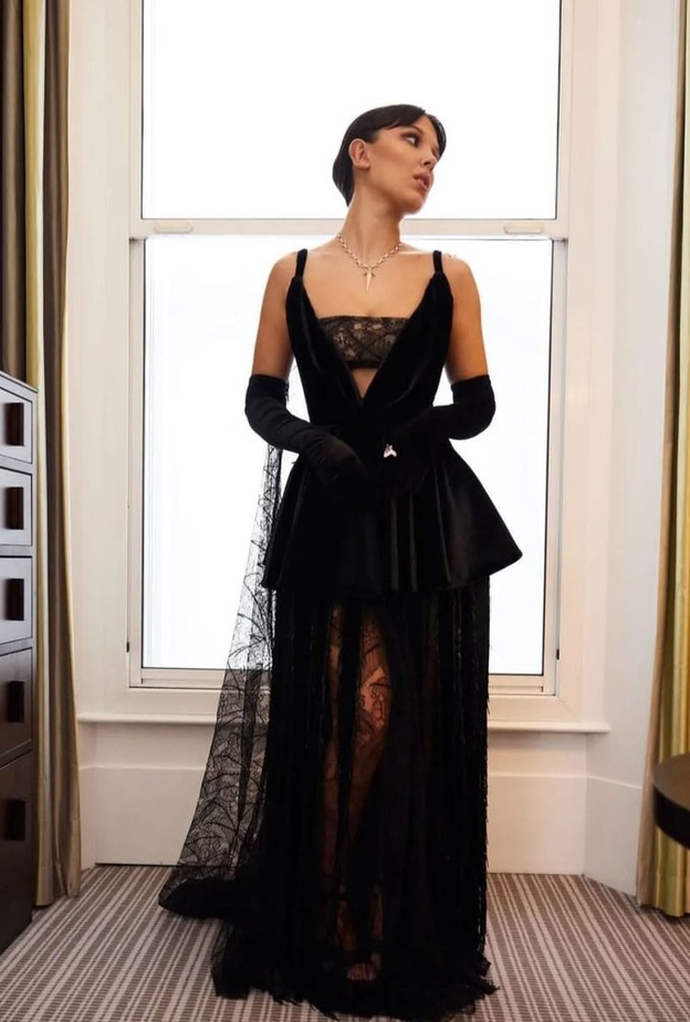 أناقة راقية بالأسود