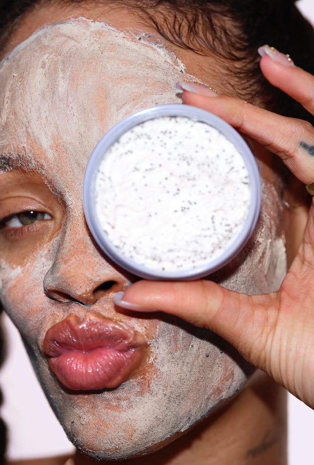 اكتشفي قناع كوكيز أن كلين ويبت كلاي ديتوكس فايس ماسك من فانتي بيوتي 