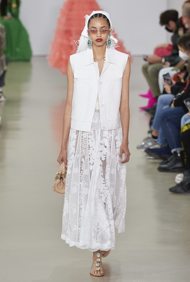 موضة الجيليه قطعة لا غنى عنها في صيف 2022