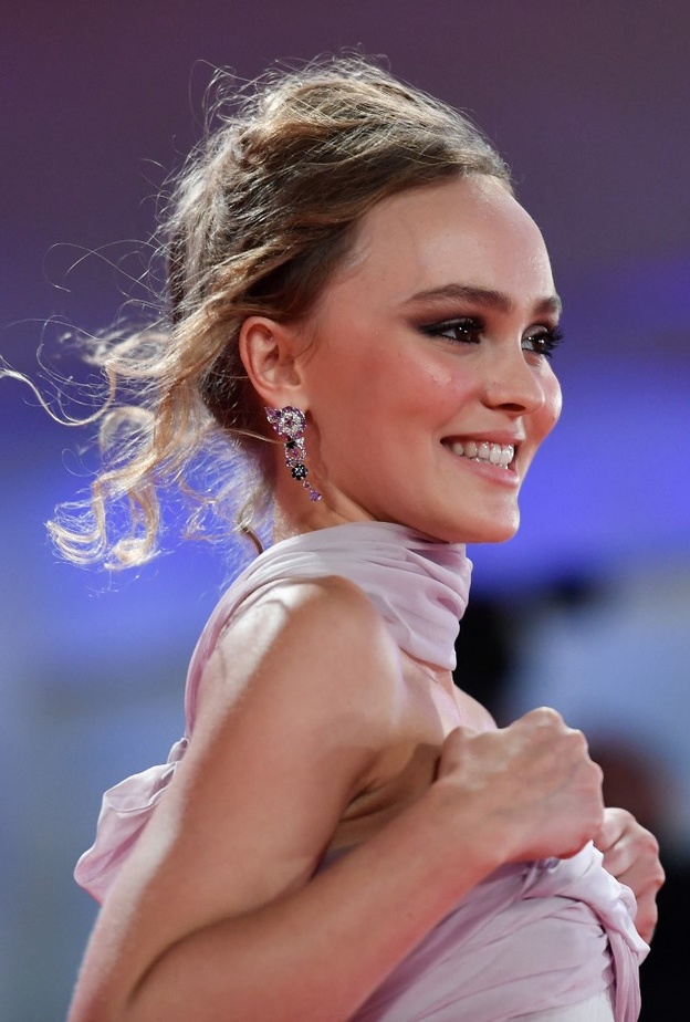 Lily-Rose Depp‏ خلال عرض فيلم  The King الذي تم عرضه خارج المنافسة في 2 سبتمبر 2019