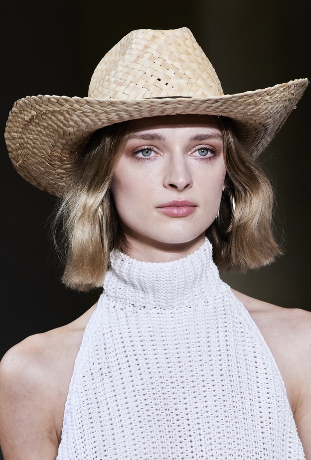 جدول العناية بالبشرة في إجازتك الصيفية لإطلالة مشرقة