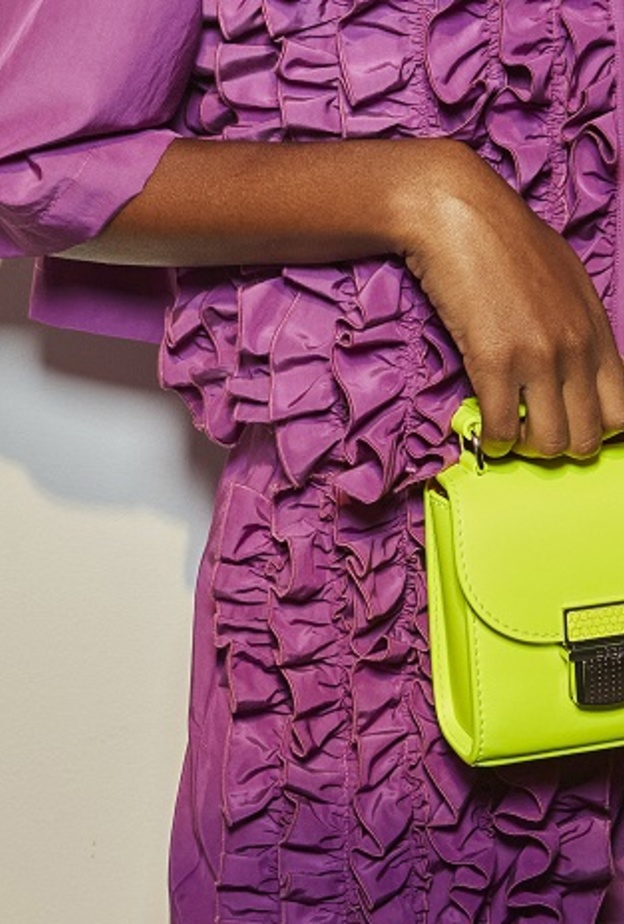 موديلات الحقائب الفليو الأخضر صيحة صيف 2022 من MSGM