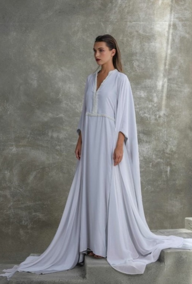 أرقى الأزياء وأحدث التصاميم تحت سقف أكبر قبة بالعالم في معرض "بساط الريح"